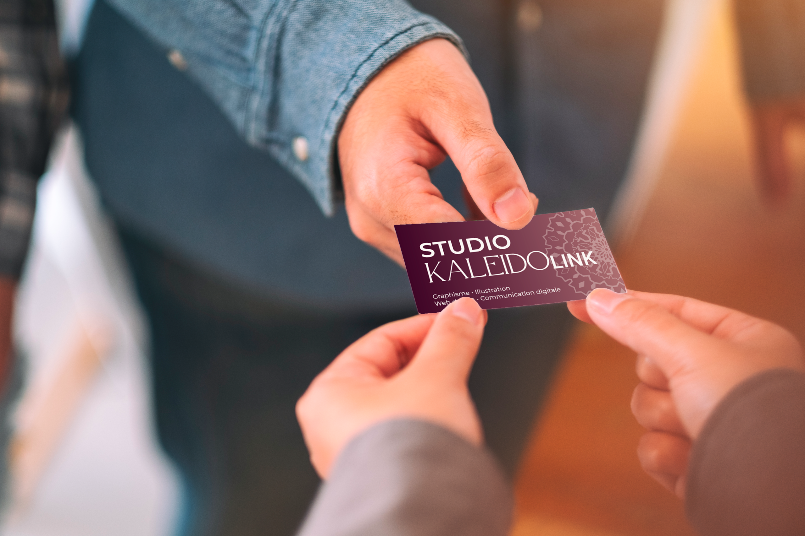 carte-de-visite-kaleidolink-graphiste-savoie-ain-isère-accompagnement-client-branding-logo-identité-visuelle